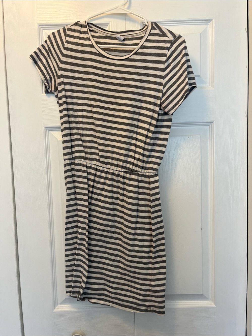 Old Navy Gray & White Striped Short Sleeve Dress